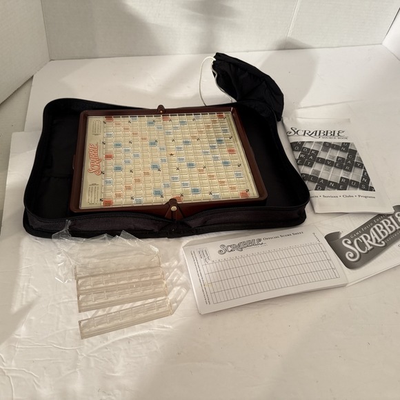 Travel SCRABBLE with TAVEL Folio Zipper Case PORTABLE SCRABBLE GAME - Picture 1 of 15